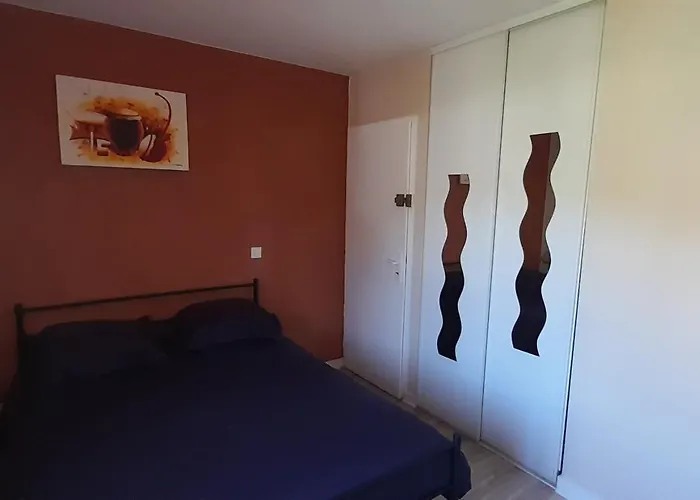 Spacious House Close To Schools And Hospital *